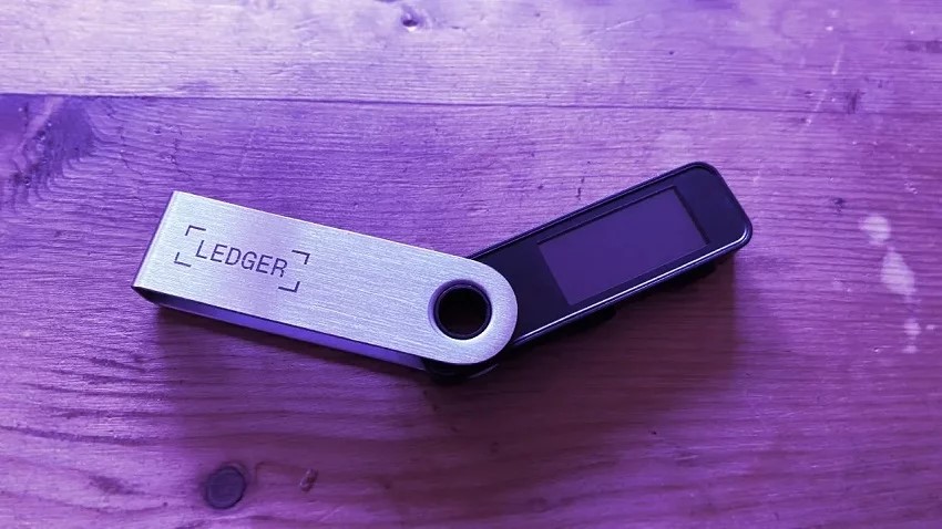 لجر نانو اس پلاس (Ledger Nano S Plus)